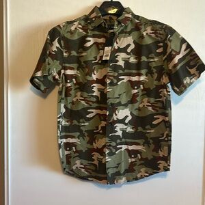 Men’s button dress shirt, size medium